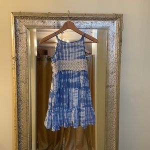 Pinky printed dress with wide lace waist